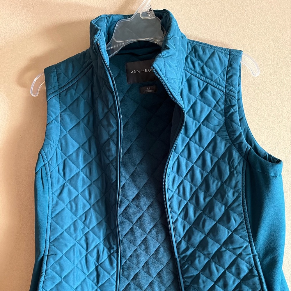 VanHeusen vest in a Rich blue turquoise beautiful size Medium